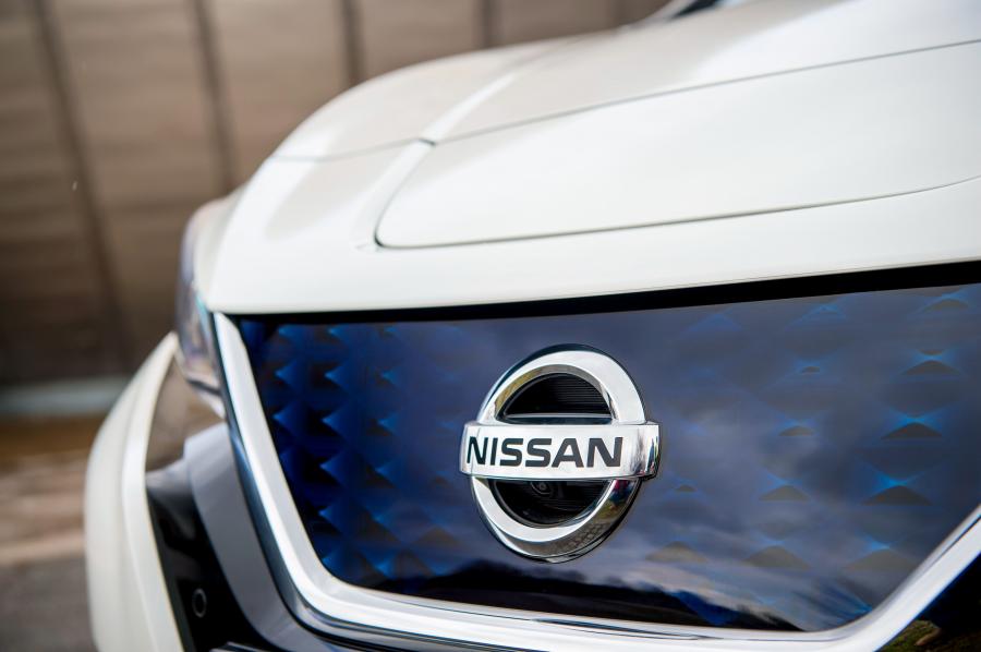 Логотип Nissan Leaf 2018 года  (UK) (фото 25 из 40)